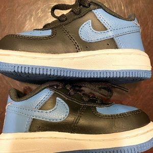 NIKE Toddler Jordan Air Force 1 Sneakers, unisex